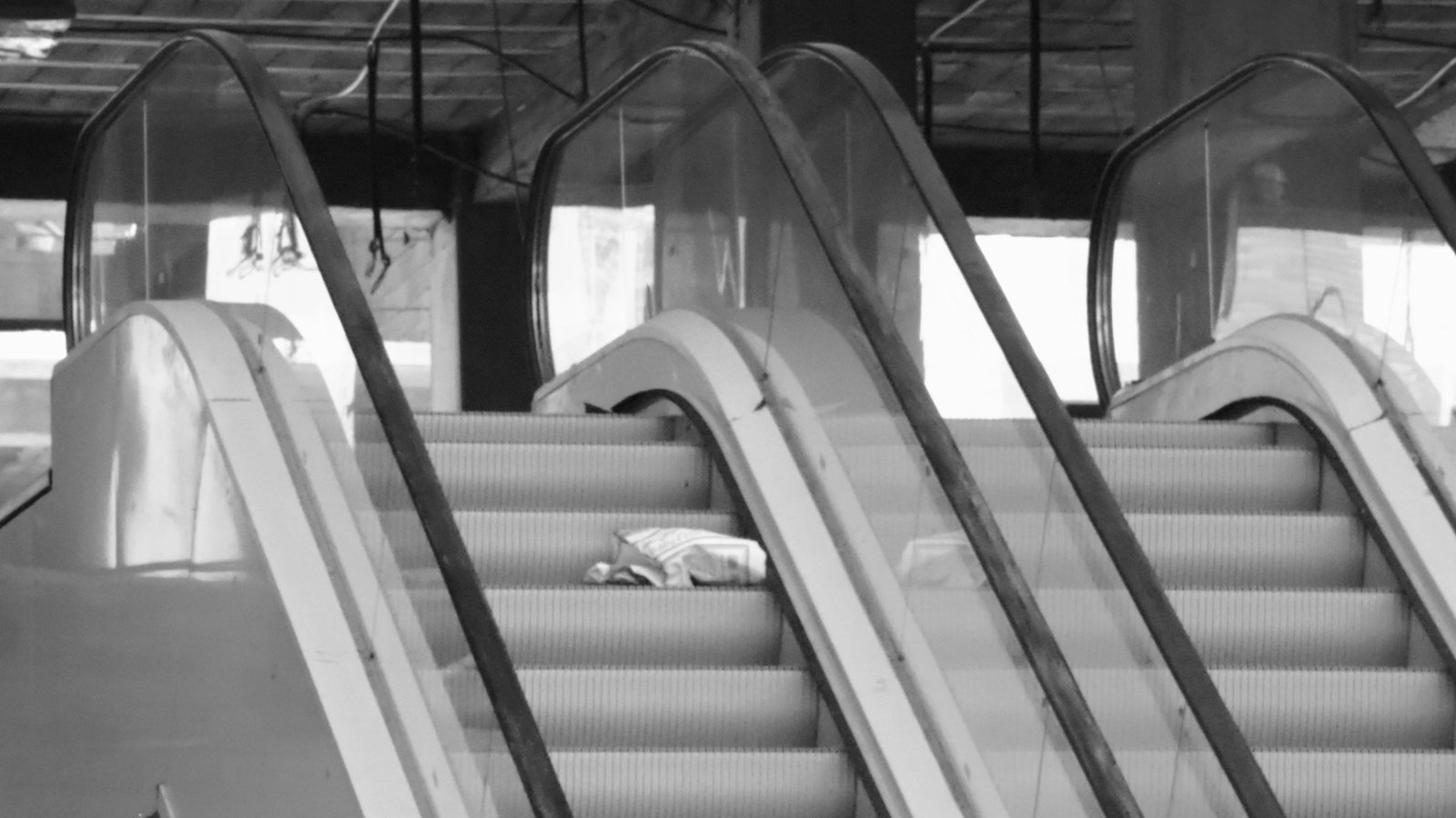 Elevadores Y Escaleras — Grupo Em-Trai